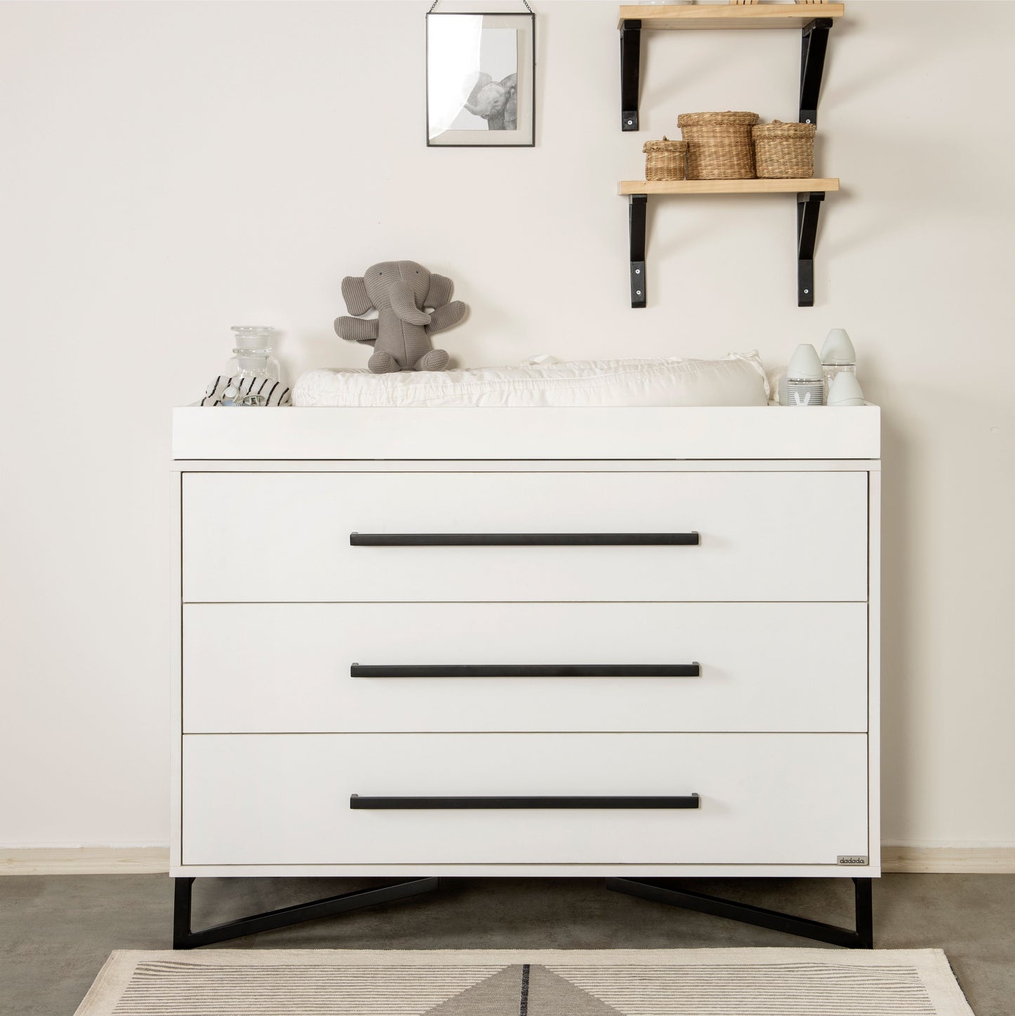 dadada  Kenton 3-Drawer Dresser